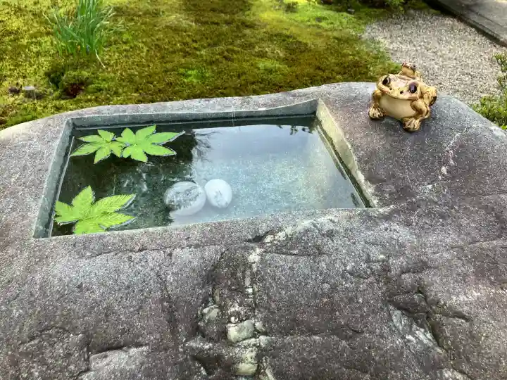 正覚院の{uncategorized: "未分類", other: "その他", undefined: "問題あり", building: "その他建物", grave: "お墓", sacred_gate: "鳥居", guardian: "狛犬", statue: "像", buddha: "仏像", history: "歴史", nature: "自然", garden: "庭園", animal: "動物", pagoda: "塔", temizu: "手水舎", mountain_gate: "山門・神門", sanctuary: "本殿・本堂", subordinate: "末社・摂社", art: "芸術", scenery: "景色", jizo: "地蔵", ema: "絵馬", goshuin: "御朱印", omikuji: "おみくじ", items: "授与品その他", amulet: "お守り", goshuincho: "御朱印帳", eats: "食事", festival: "お祭り", votive_dance: "神楽", shichigosan: "七五三参", wedding: "結婚式", experience: "体験その他", initially: "初詣", around: "周辺", anti_infection: "感染症対策"}
