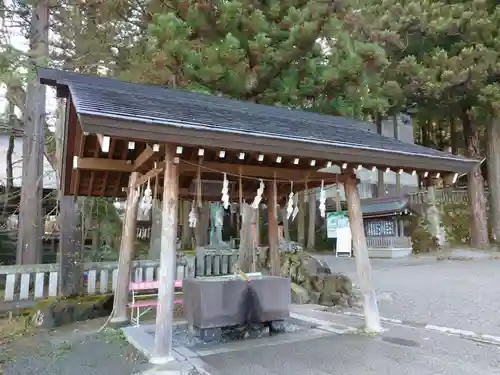 諏訪大社の手水舎