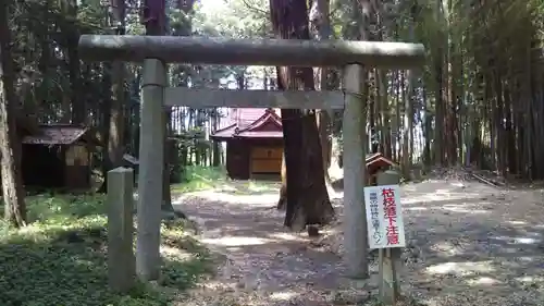 高房神社の鳥居