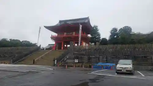 成田山名古屋別院大聖寺(犬山成田山)の山門・神門