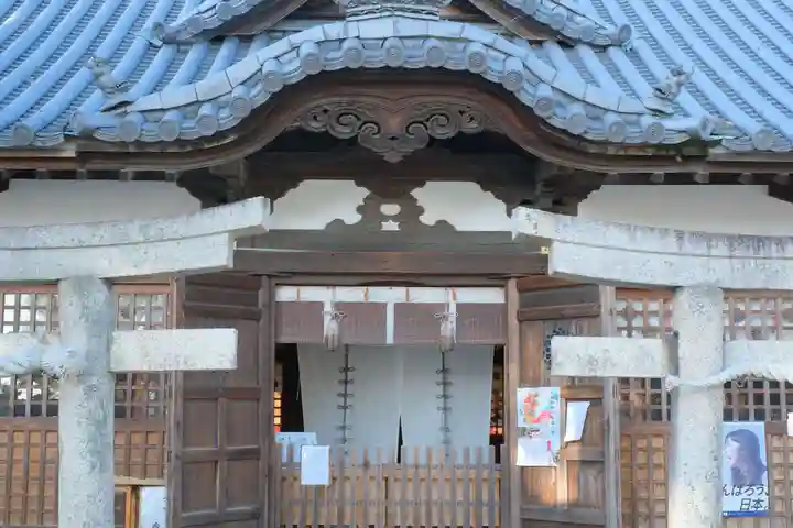 泉穴師神社の本殿・本堂
