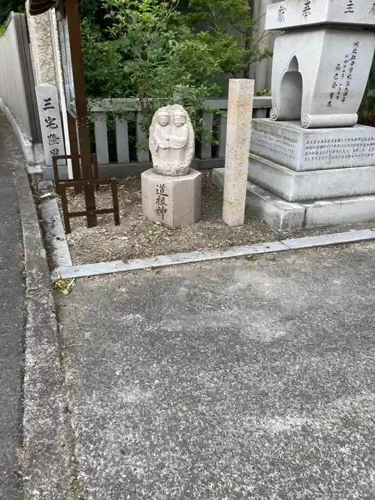 川之江八幡神社の像