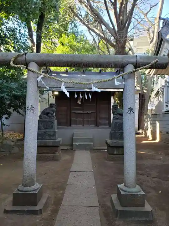 神明氷川神社の鳥居