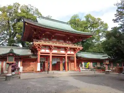 武蔵一宮氷川神社の山門・神門