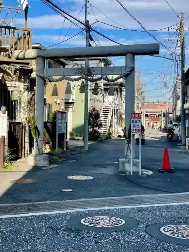 二子神社の{uncategorized: "未分類", other: "その他", undefined: "問題あり", building: "その他建物", grave: "お墓", sacred_gate: "鳥居", guardian: "狛犬", statue: "像", buddha: "仏像", history: "歴史", nature: "自然", garden: "庭園", animal: "動物", pagoda: "塔", temizu: "手水舎", mountain_gate: "山門・神門", sanctuary: "本殿・本堂", subordinate: "末社・摂社", art: "芸術", scenery: "景色", jizo: "地蔵", ema: "絵馬", goshuin: "御朱印", omikuji: "おみくじ", items: "授与品その他", amulet: "お守り", goshuincho: "御朱印帳", eats: "食事", festival: "お祭り", votive_dance: "神楽", shichigosan: "七五三参", wedding: "結婚式", experience: "体験その他", initially: "初詣", around: "周辺", anti_infection: "感染症対策"}