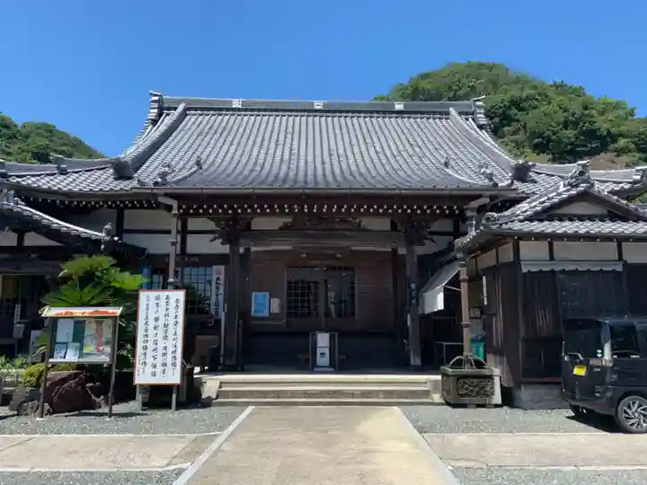 影向寺の本殿・本堂