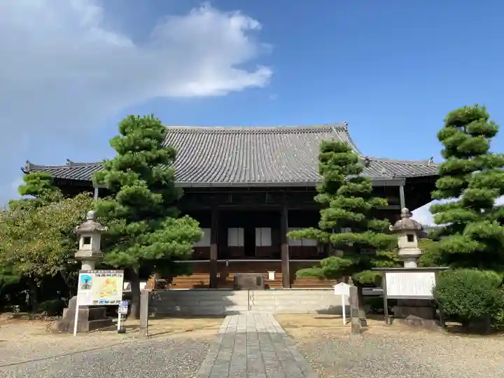 常楽寺の本殿・本堂