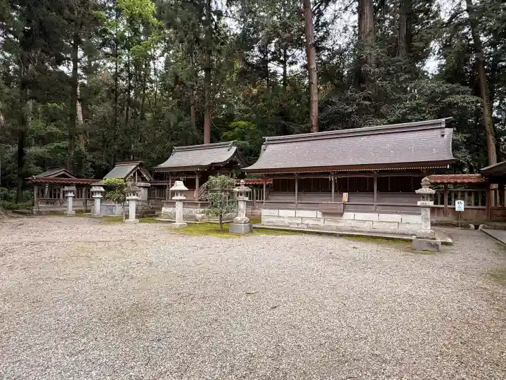 伊和神社の{uncategorized: "未分類", other: "その他", undefined: "問題あり", building: "その他建物", grave: "お墓", sacred_gate: "鳥居", guardian: "狛犬", statue: "像", buddha: "仏像", history: "歴史", nature: "自然", garden: "庭園", animal: "動物", pagoda: "塔", temizu: "手水舎", mountain_gate: "山門・神門", sanctuary: "本殿・本堂", subordinate: "末社・摂社", art: "芸術", scenery: "景色", jizo: "地蔵", ema: "絵馬", goshuin: "御朱印", omikuji: "おみくじ", items: "授与品その他", amulet: "お守り", goshuincho: "御朱印帳", eats: "食事", festival: "お祭り", votive_dance: "神楽", shichigosan: "七五三参", wedding: "結婚式", experience: "体験その他", initially: "初詣", around: "周辺", anti_infection: "感染症対策"}