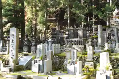 高野山金剛峯寺奥の院(和歌山県)