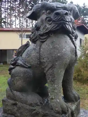 樺戸神社の狛犬