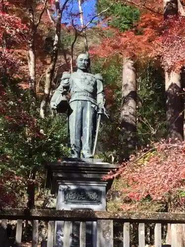 秩父御嶽神社の像