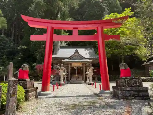 池神社の{uncategorized: "未分類", other: "その他", undefined: "問題あり", building: "その他建物", grave: "お墓", sacred_gate: "鳥居", guardian: "狛犬", statue: "像", buddha: "仏像", history: "歴史", nature: "自然", garden: "庭園", animal: "動物", pagoda: "塔", temizu: "手水舎", mountain_gate: "山門・神門", sanctuary: "本殿・本堂", subordinate: "末社・摂社", art: "芸術", scenery: "景色", jizo: "地蔵", ema: "絵馬", goshuin: "御朱印", omikuji: "おみくじ", items: "授与品その他", amulet: "お守り", goshuincho: "御朱印帳", eats: "食事", festival: "お祭り", votive_dance: "神楽", shichigosan: "七五三参", wedding: "結婚式", experience: "体験その他", initially: "初詣", around: "周辺", anti_infection: "感染症対策"}