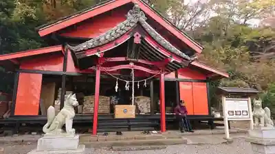 三崎稲荷神社の本殿・本堂