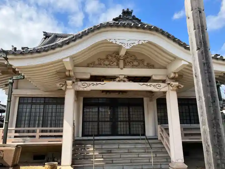 白旗観音寺の本殿・本堂