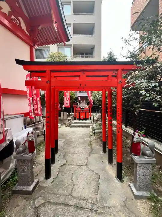 四宮神社の{uncategorized: "未分類", other: "その他", undefined: "問題あり", building: "その他建物", grave: "お墓", sacred_gate: "鳥居", guardian: "狛犬", statue: "像", buddha: "仏像", history: "歴史", nature: "自然", garden: "庭園", animal: "動物", pagoda: "塔", temizu: "手水舎", mountain_gate: "山門・神門", sanctuary: "本殿・本堂", subordinate: "末社・摂社", art: "芸術", scenery: "景色", jizo: "地蔵", ema: "絵馬", goshuin: "御朱印", omikuji: "おみくじ", items: "授与品その他", amulet: "お守り", goshuincho: "御朱印帳", eats: "食事", festival: "お祭り", votive_dance: "神楽", shichigosan: "七五三参", wedding: "結婚式", experience: "体験その他", initially: "初詣", around: "周辺", anti_infection: "感染症対策"}