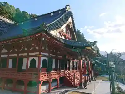 久遠寺の本殿・本堂