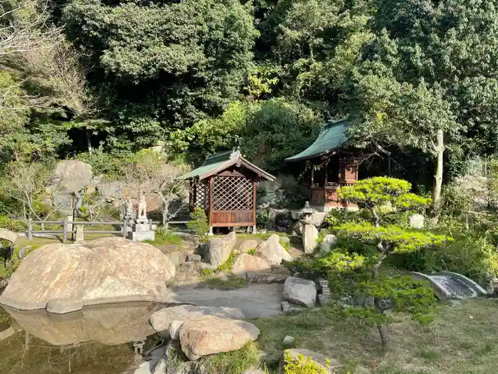 礒宮八幡神社の建物その他