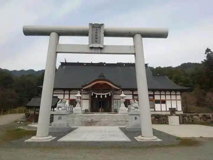 大蔵嶽神社の{uncategorized: "未分類", other: "その他", undefined: "問題あり", building: "その他建物", grave: "お墓", sacred_gate: "鳥居", guardian: "狛犬", statue: "像", buddha: "仏像", history: "歴史", nature: "自然", garden: "庭園", animal: "動物", pagoda: "塔", temizu: "手水舎", mountain_gate: "山門・神門", sanctuary: "本殿・本堂", subordinate: "末社・摂社", art: "芸術", scenery: "景色", jizo: "地蔵", ema: "絵馬", goshuin: "御朱印", omikuji: "おみくじ", items: "授与品その他", amulet: "お守り", goshuincho: "御朱印帳", eats: "食事", festival: "お祭り", votive_dance: "神楽", shichigosan: "七五三参", wedding: "結婚式", experience: "体験その他", initially: "初詣", around: "周辺", anti_infection: "感染症対策"}