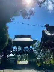 遠照寺の山門