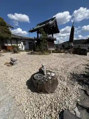 天猷寺の{uncategorized: "未分類", other: "その他", undefined: "問題あり", building: "その他建物", grave: "お墓", sacred_gate: "鳥居", guardian: "狛犬", statue: "像", buddha: "仏像", history: "歴史", nature: "自然", garden: "庭園", animal: "動物", pagoda: "塔", temizu: "手水舎", mountain_gate: "山門・神門", sanctuary: "本殿・本堂", subordinate: "末社・摂社", art: "芸術", scenery: "景色", jizo: "地蔵", ema: "絵馬", goshuin: "御朱印", omikuji: "おみくじ", items: "授与品その他", amulet: "お守り", goshuincho: "御朱印帳", eats: "食事", festival: "お祭り", votive_dance: "神楽", shichigosan: "七五三参", wedding: "結婚式", experience: "体験その他", initially: "初詣", around: "周辺", anti_infection: "感染症対策"}