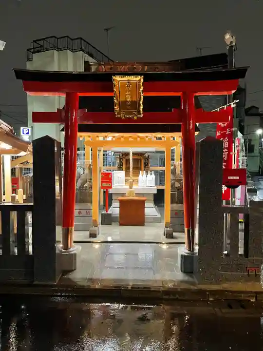 東灌森稲荷神社の鳥居