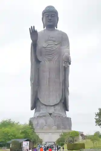 東本願寺本廟 牛久浄苑（牛久大仏）の仏像