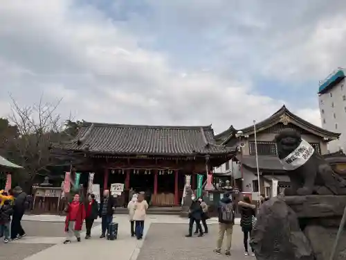 浅草神社の{uncategorized: "未分類", other: "その他", undefined: "問題あり", building: "その他建物", grave: "お墓", sacred_gate: "鳥居", guardian: "狛犬", statue: "像", buddha: "仏像", history: "歴史", nature: "自然", garden: "庭園", animal: "動物", pagoda: "塔", temizu: "手水舎", mountain_gate: "山門・神門", sanctuary: "本殿・本堂", subordinate: "末社・摂社", art: "芸術", scenery: "景色", jizo: "地蔵", ema: "絵馬", goshuin: "御朱印", omikuji: "おみくじ", items: "授与品その他", amulet: "お守り", goshuincho: "御朱印帳", eats: "食事", festival: "お祭り", votive_dance: "神楽", shichigosan: "七五三参", wedding: "結婚式", experience: "体験その他", initially: "初詣", around: "周辺", anti_infection: "感染症対策"}