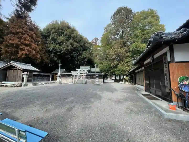 八幡神社(水口町新城)の{uncategorized: "未分類", other: "その他", undefined: "問題あり", building: "その他建物", grave: "お墓", sacred_gate: "鳥居", guardian: "狛犬", statue: "像", buddha: "仏像", history: "歴史", nature: "自然", garden: "庭園", animal: "動物", pagoda: "塔", temizu: "手水舎", mountain_gate: "山門・神門", sanctuary: "本殿・本堂", subordinate: "末社・摂社", art: "芸術", scenery: "景色", jizo: "地蔵", ema: "絵馬", goshuin: "御朱印", omikuji: "おみくじ", items: "授与品その他", amulet: "お守り", goshuincho: "御朱印帳", eats: "食事", festival: "お祭り", votive_dance: "神楽", shichigosan: "七五三参", wedding: "結婚式", experience: "体験その他", initially: "初詣", around: "周辺", anti_infection: "感染症対策"}