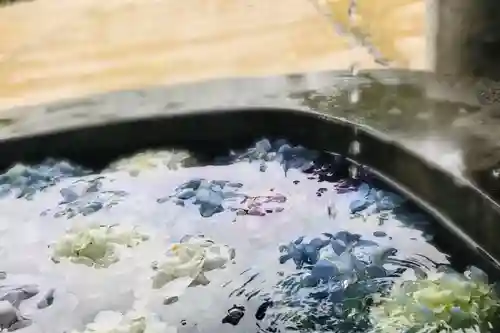 白鳥神社の手水舎