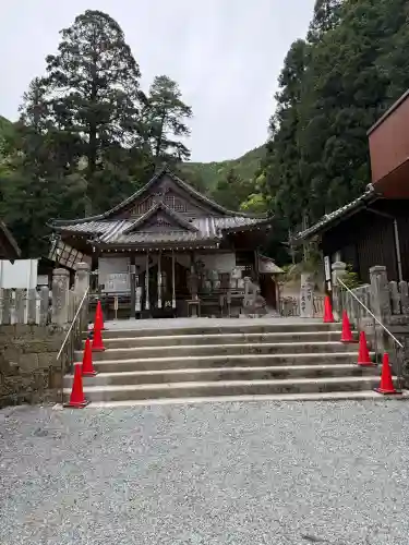 安志加茂神社の{uncategorized: "未分類", other: "その他", undefined: "問題あり", building: "その他建物", grave: "お墓", sacred_gate: "鳥居", guardian: "狛犬", statue: "像", buddha: "仏像", history: "歴史", nature: "自然", garden: "庭園", animal: "動物", pagoda: "塔", temizu: "手水舎", mountain_gate: "山門・神門", sanctuary: "本殿・本堂", subordinate: "末社・摂社", art: "芸術", scenery: "景色", jizo: "地蔵", ema: "絵馬", goshuin: "御朱印", omikuji: "おみくじ", items: "授与品その他", amulet: "お守り", goshuincho: "御朱印帳", eats: "食事", festival: "お祭り", votive_dance: "神楽", shichigosan: "七五三参", wedding: "結婚式", experience: "体験その他", initially: "初詣", around: "周辺", anti_infection: "感染症対策"}