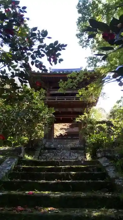常満寺の山門