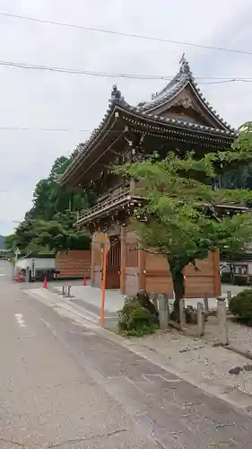 丹生神社の山門