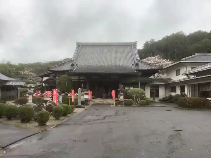 渭信寺の本殿・本堂