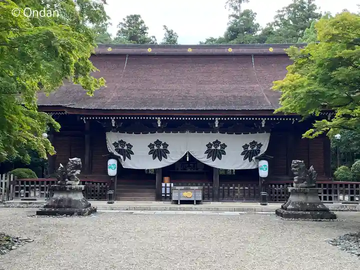 多田神社の本殿・本堂