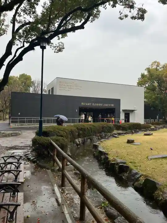 豊國神社の{uncategorized: "未分類", other: "その他", undefined: "問題あり", building: "その他建物", grave: "お墓", sacred_gate: "鳥居", guardian: "狛犬", statue: "像", buddha: "仏像", history: "歴史", nature: "自然", garden: "庭園", animal: "動物", pagoda: "塔", temizu: "手水舎", mountain_gate: "山門・神門", sanctuary: "本殿・本堂", subordinate: "末社・摂社", art: "芸術", scenery: "景色", jizo: "地蔵", ema: "絵馬", goshuin: "御朱印", omikuji: "おみくじ", items: "授与品その他", amulet: "お守り", goshuincho: "御朱印帳", eats: "食事", festival: "お祭り", votive_dance: "神楽", shichigosan: "七五三参", wedding: "結婚式", experience: "体験その他", initially: "初詣", around: "周辺", anti_infection: "感染症対策"}