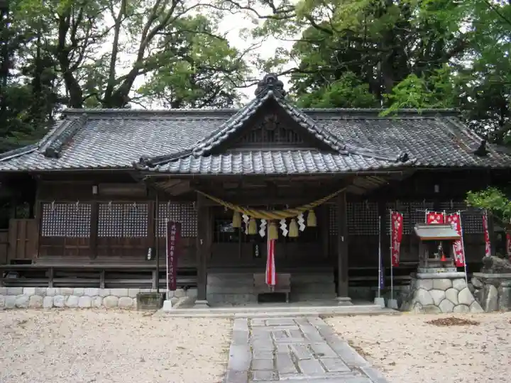 亀山神社の本殿・本堂