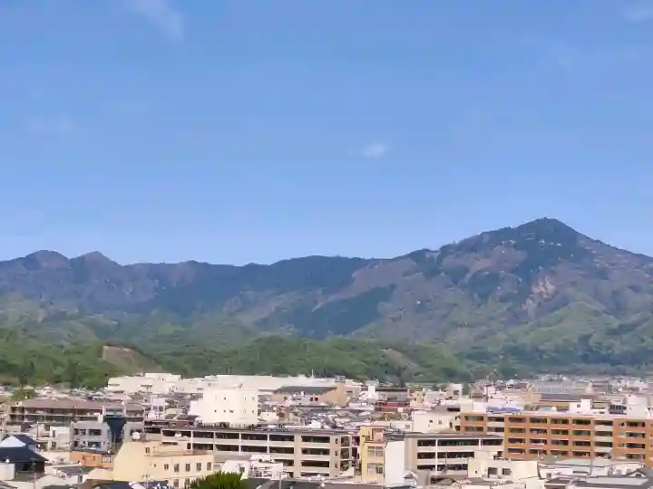建勲神社の{uncategorized: "未分類", other: "その他", undefined: "問題あり", building: "その他建物", grave: "お墓", sacred_gate: "鳥居", guardian: "狛犬", statue: "像", buddha: "仏像", history: "歴史", nature: "自然", garden: "庭園", animal: "動物", pagoda: "塔", temizu: "手水舎", mountain_gate: "山門・神門", sanctuary: "本殿・本堂", subordinate: "末社・摂社", art: "芸術", scenery: "景色", jizo: "地蔵", ema: "絵馬", goshuin: "御朱印", omikuji: "おみくじ", items: "授与品その他", amulet: "お守り", goshuincho: "御朱印帳", eats: "食事", festival: "お祭り", votive_dance: "神楽", shichigosan: "七五三参", wedding: "結婚式", experience: "体験その他", initially: "初詣", around: "周辺", anti_infection: "感染症対策"}