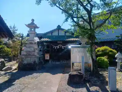 天神神社（柳津天神神社）の{uncategorized: "未分類", other: "その他", undefined: "問題あり", building: "その他建物", grave: "お墓", sacred_gate: "鳥居", guardian: "狛犬", statue: "像", buddha: "仏像", history: "歴史", nature: "自然", garden: "庭園", animal: "動物", pagoda: "塔", temizu: "手水舎", mountain_gate: "山門・神門", sanctuary: "本殿・本堂", subordinate: "末社・摂社", art: "芸術", scenery: "景色", jizo: "地蔵", ema: "絵馬", goshuin: "御朱印", omikuji: "おみくじ", items: "授与品その他", amulet: "お守り", goshuincho: "御朱印帳", eats: "食事", festival: "お祭り", votive_dance: "神楽", shichigosan: "七五三参", wedding: "結婚式", experience: "体験その他", initially: "初詣", around: "周辺", anti_infection: "感染症対策"}