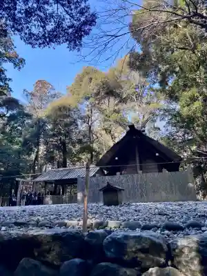 伊勢神宮内宮（皇大神宮）の{uncategorized: "未分類", other: "その他", undefined: "問題あり", building: "その他建物", grave: "お墓", sacred_gate: "鳥居", guardian: "狛犬", statue: "像", buddha: "仏像", history: "歴史", nature: "自然", garden: "庭園", animal: "動物", pagoda: "塔", temizu: "手水舎", mountain_gate: "山門・神門", sanctuary: "本殿・本堂", subordinate: "末社・摂社", art: "芸術", scenery: "景色", jizo: "地蔵", ema: "絵馬", goshuin: "御朱印", omikuji: "おみくじ", items: "授与品その他", amulet: "お守り", goshuincho: "御朱印帳", eats: "食事", festival: "お祭り", votive_dance: "神楽", shichigosan: "七五三参", wedding: "結婚式", experience: "体験その他", initially: "初詣", around: "周辺", anti_infection: "感染症対策"}
