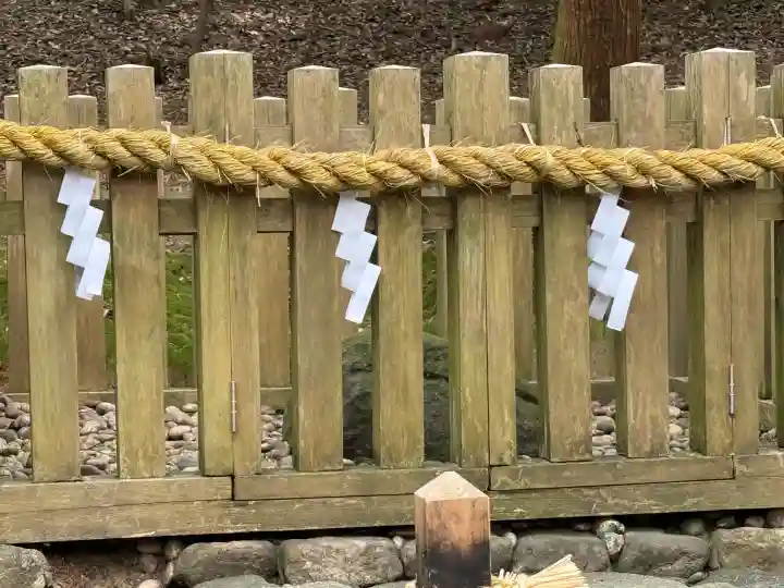 磐座神社(大神神社摂社)の{uncategorized: "未分類", other: "その他", undefined: "問題あり", building: "その他建物", grave: "お墓", sacred_gate: "鳥居", guardian: "狛犬", statue: "像", buddha: "仏像", history: "歴史", nature: "自然", garden: "庭園", animal: "動物", pagoda: "塔", temizu: "手水舎", mountain_gate: "山門・神門", sanctuary: "本殿・本堂", subordinate: "末社・摂社", art: "芸術", scenery: "景色", jizo: "地蔵", ema: "絵馬", goshuin: "御朱印", omikuji: "おみくじ", items: "授与品その他", amulet: "お守り", goshuincho: "御朱印帳", eats: "食事", festival: "お祭り", votive_dance: "神楽", shichigosan: "七五三参", wedding: "結婚式", experience: "体験その他", initially: "初詣", around: "周辺", anti_infection: "感染症対策"}