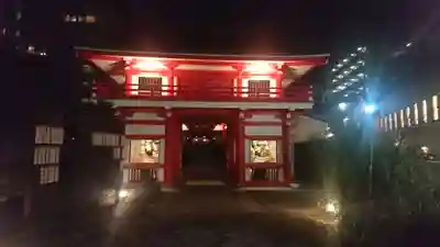 成子天神社の山門・神門