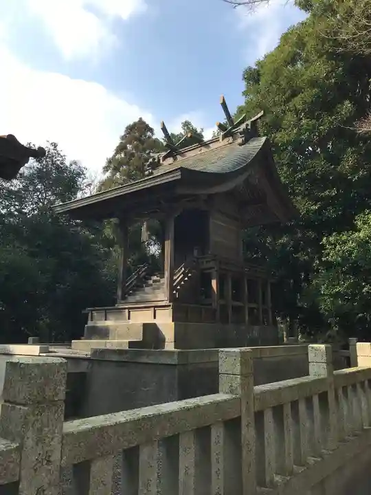 餘子神社の本殿・本堂