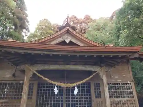新田神社の本殿・本堂