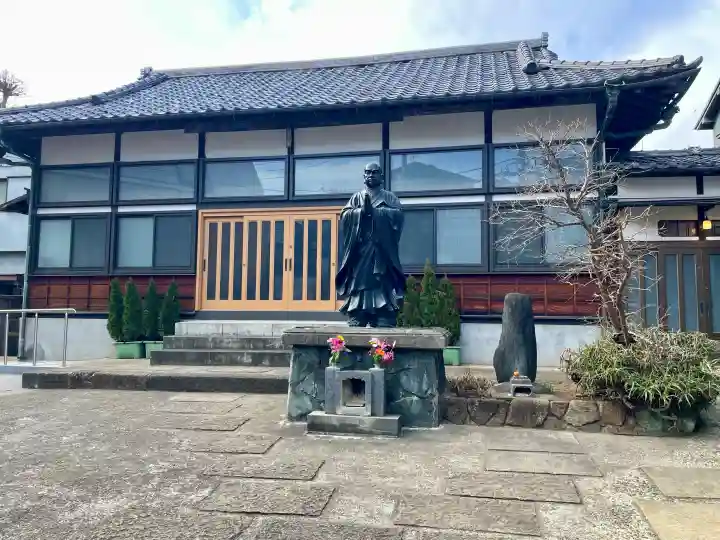 日宗寺 の{uncategorized: "未分類", other: "その他", undefined: "問題あり", building: "その他建物", grave: "お墓", sacred_gate: "鳥居", guardian: "狛犬", statue: "像", buddha: "仏像", history: "歴史", nature: "自然", garden: "庭園", animal: "動物", pagoda: "塔", temizu: "手水舎", mountain_gate: "山門・神門", sanctuary: "本殿・本堂", subordinate: "末社・摂社", art: "芸術", scenery: "景色", jizo: "地蔵", ema: "絵馬", goshuin: "御朱印", omikuji: "おみくじ", items: "授与品その他", amulet: "お守り", goshuincho: "御朱印帳", eats: "食事", festival: "お祭り", votive_dance: "神楽", shichigosan: "七五三参", wedding: "結婚式", experience: "体験その他", initially: "初詣", around: "周辺", anti_infection: "感染症対策"}