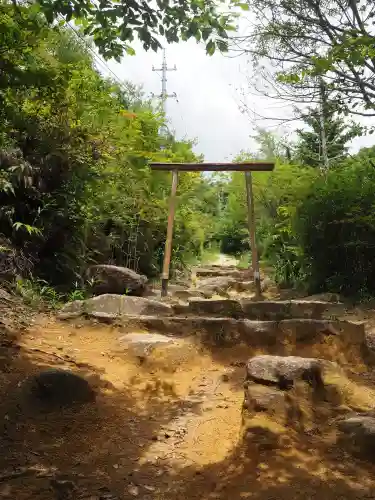 一乗寺の{uncategorized: "未分類", other: "その他", undefined: "問題あり", building: "その他建物", grave: "お墓", sacred_gate: "鳥居", guardian: "狛犬", statue: "像", buddha: "仏像", history: "歴史", nature: "自然", garden: "庭園", animal: "動物", pagoda: "塔", temizu: "手水舎", mountain_gate: "山門・神門", sanctuary: "本殿・本堂", subordinate: "末社・摂社", art: "芸術", scenery: "景色", jizo: "地蔵", ema: "絵馬", goshuin: "御朱印", omikuji: "おみくじ", items: "授与品その他", amulet: "お守り", goshuincho: "御朱印帳", eats: "食事", festival: "お祭り", votive_dance: "神楽", shichigosan: "七五三参", wedding: "結婚式", experience: "体験その他", initially: "初詣", around: "周辺", anti_infection: "感染症対策"}