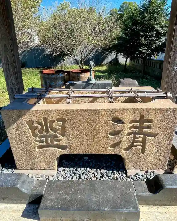 古尾谷八幡神社の{uncategorized: "未分類", other: "その他", undefined: "問題あり", building: "その他建物", grave: "お墓", sacred_gate: "鳥居", guardian: "狛犬", statue: "像", buddha: "仏像", history: "歴史", nature: "自然", garden: "庭園", animal: "動物", pagoda: "塔", temizu: "手水舎", mountain_gate: "山門・神門", sanctuary: "本殿・本堂", subordinate: "末社・摂社", art: "芸術", scenery: "景色", jizo: "地蔵", ema: "絵馬", goshuin: "御朱印", omikuji: "おみくじ", items: "授与品その他", amulet: "お守り", goshuincho: "御朱印帳", eats: "食事", festival: "お祭り", votive_dance: "神楽", shichigosan: "七五三参", wedding: "結婚式", experience: "体験その他", initially: "初詣", around: "周辺", anti_infection: "感染症対策"}