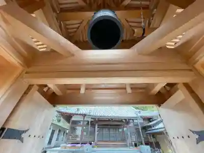 慈済寺の{uncategorized: "未分類", other: "その他", undefined: "問題あり", building: "その他建物", grave: "お墓", sacred_gate: "鳥居", guardian: "狛犬", statue: "像", buddha: "仏像", history: "歴史", nature: "自然", garden: "庭園", animal: "動物", pagoda: "塔", temizu: "手水舎", mountain_gate: "山門・神門", sanctuary: "本殿・本堂", subordinate: "末社・摂社", art: "芸術", scenery: "景色", jizo: "地蔵", ema: "絵馬", goshuin: "御朱印", omikuji: "おみくじ", items: "授与品その他", amulet: "お守り", goshuincho: "御朱印帳", eats: "食事", festival: "お祭り", votive_dance: "神楽", shichigosan: "七五三参", wedding: "結婚式", experience: "体験その他", initially: "初詣", around: "周辺", anti_infection: "感染症対策"}