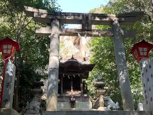 越木岩神社の鳥居