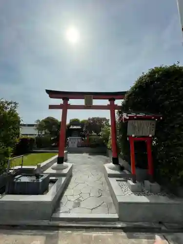 稲荷大明神（そごう横浜店・屋上）(神奈川県)