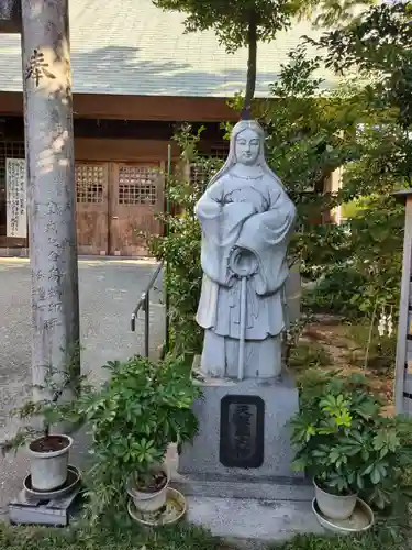 高知大神宮の像